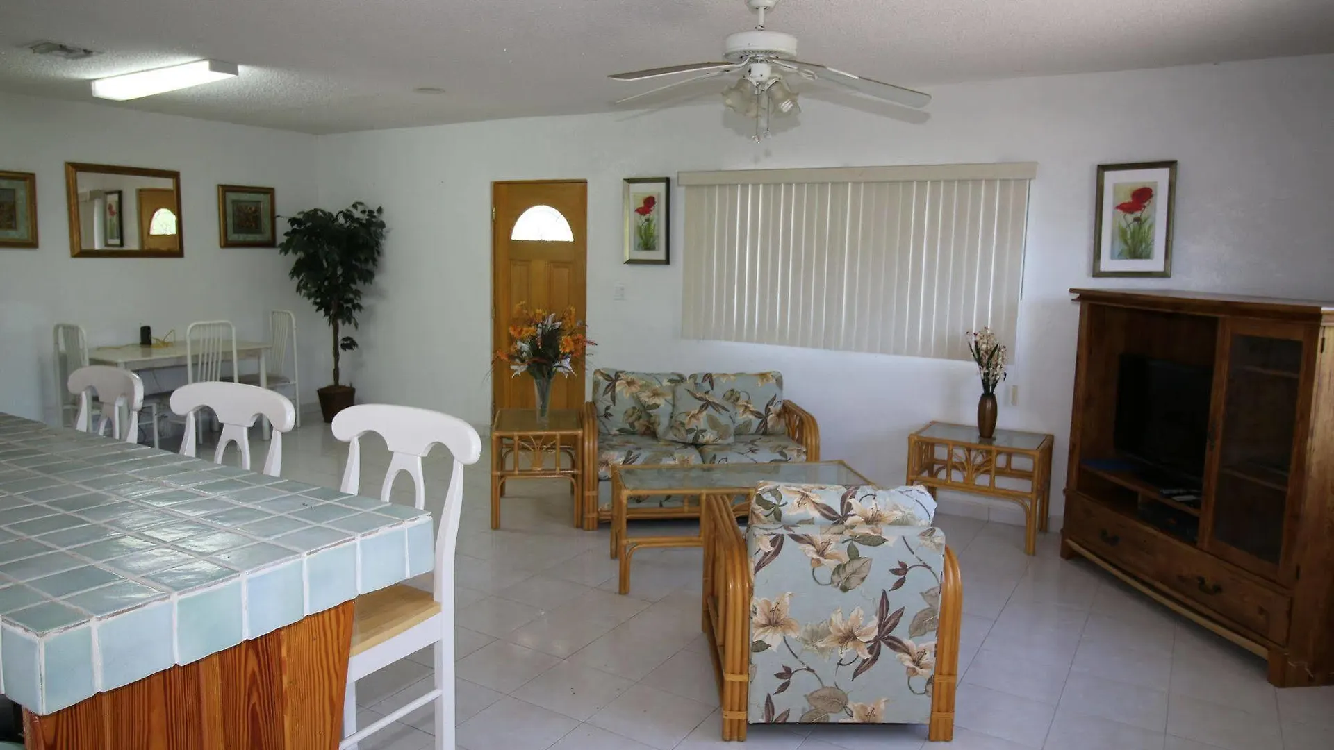 Bootle Bay Garden Cottage Уэст-Энд