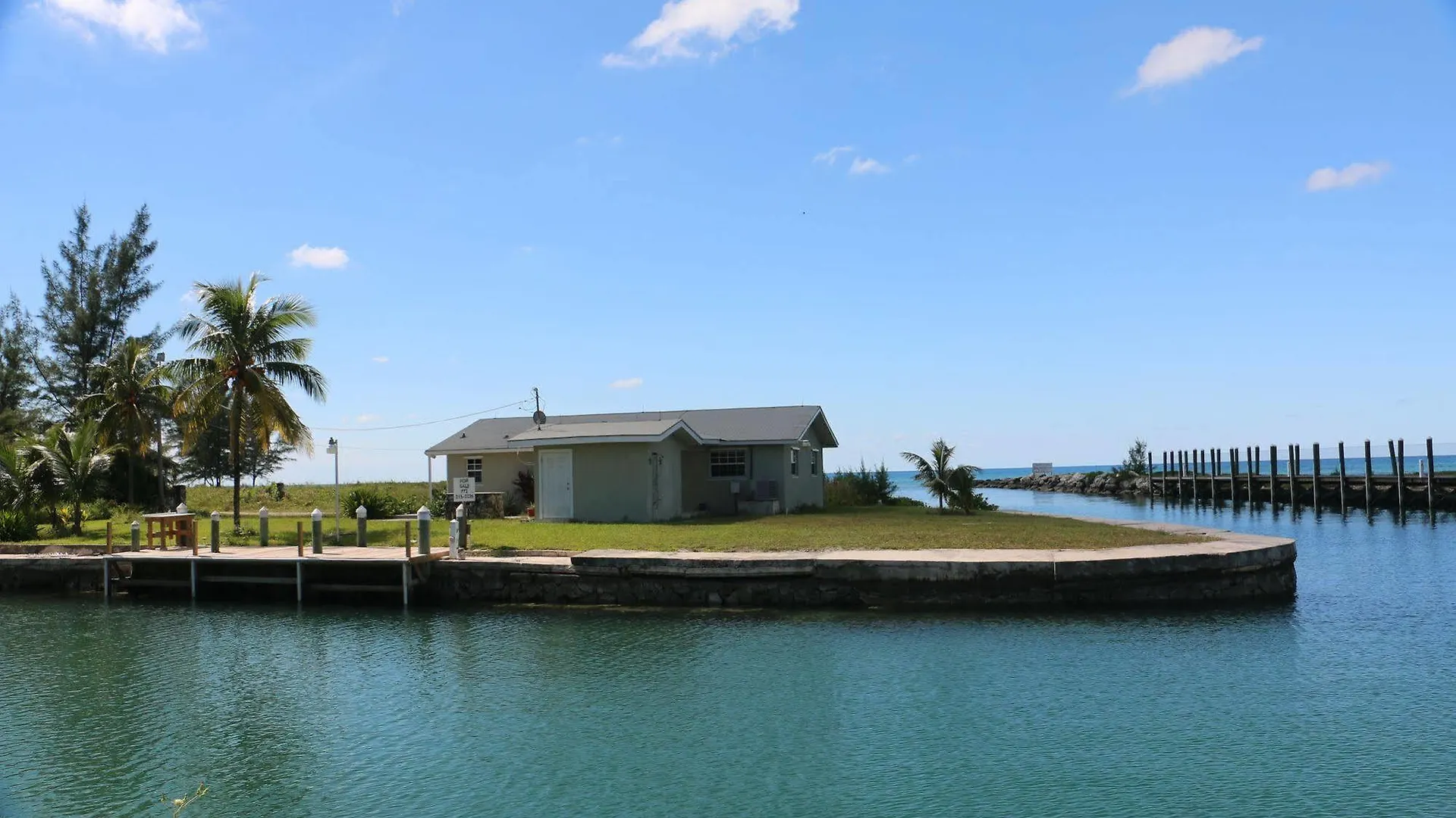 Отель Bootle Bay Garden Cottage Уэст-Энд