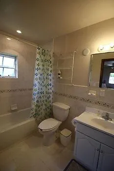Bootle Bay Garden Cottage West End 3*,  Bahamas