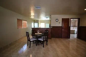 Bootle Bay Garden Cottage West End 3*,
